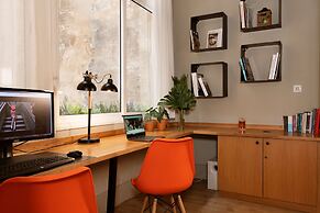 Chic & Basic Tallers Hostal