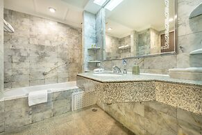 Ramada by Wyndham Bangkok Chaophya Park