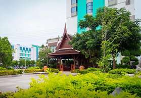 Ramada by Wyndham Bangkok Chaophya Park