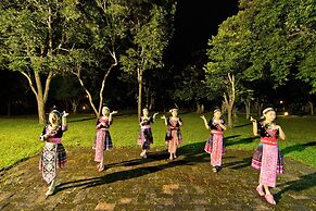 Hmong Hilltribe Lodge