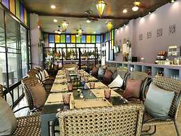 Baannamping Riverside Village