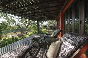 Baannamping Riverside Village