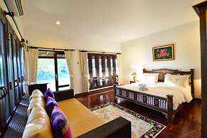 Baannamping Riverside Village