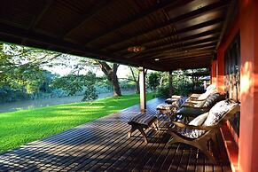 Baannamping Riverside Village