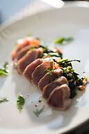 DoubleTree Resort by Hilton Hotel Fiji - Sonaisali Island