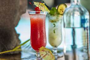 DoubleTree Resort by Hilton Hotel Fiji - Sonaisali Island