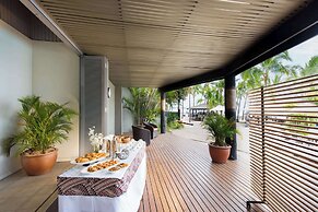 DoubleTree Resort by Hilton Hotel Fiji - Sonaisali Island