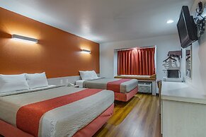 Motel 6 McAlester, OK