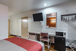 Motel 6 McAlester, OK