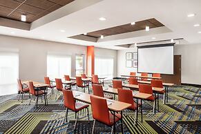 Holiday Inn Express & Suites Spring Hill by IHG