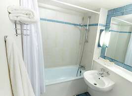Kyriad Direct Le Bourget - Gonesse
