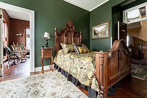 Vrooman Mansion B&B