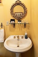 Vrooman Mansion B&B