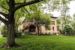 Vrooman Mansion B&B