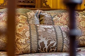 Vrooman Mansion B&B