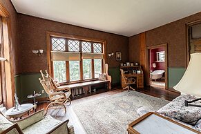 Vrooman Mansion B&B