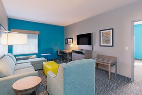 La Quinta Inn & Suites by Wyndham Shawnee