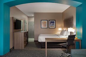 La Quinta Inn & Suites by Wyndham Shawnee