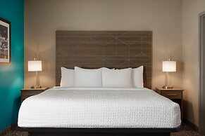 La Quinta Inn & Suites by Wyndham Shawnee