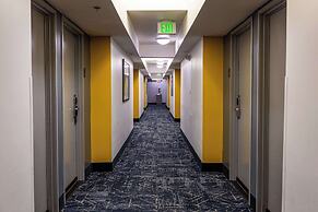 Comfort Inn & Suites Near Universal - N. Hollywood - Burbank