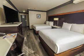 Comfort Inn & Suites Near Universal - N. Hollywood - Burbank