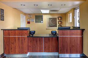Comfort Inn & Suites Near Universal - N. Hollywood - Burbank