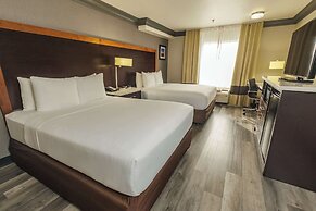 Comfort Inn & Suites Near Universal - N. Hollywood - Burbank