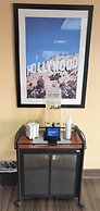 Comfort Inn & Suites Near Universal - N. Hollywood - Burbank