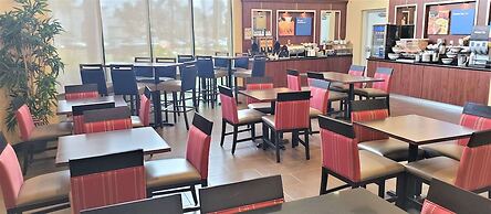 Comfort Inn & Suites Near Universal - N. Hollywood - Burbank
