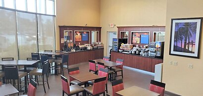 Comfort Inn & Suites Near Universal - N. Hollywood - Burbank