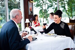 Harvey's Point Hotel