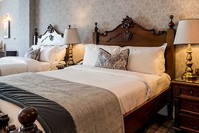 Harvey's Point Hotel