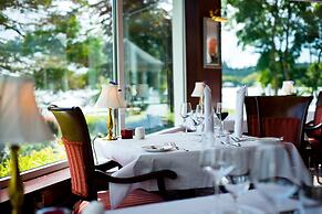 Harvey's Point Hotel