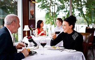 Harvey's Point Hotel