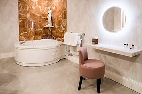 Harvey's Point Hotel