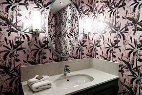 Harvey's Point Hotel