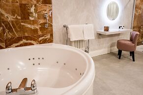 Harvey's Point Hotel