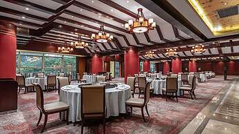 Wyndham Grand Plaza Royale Ningbo