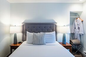 Inn at Haystack Rock