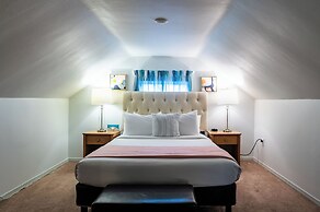 Inn at Haystack Rock