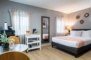 Inn at Haystack Rock