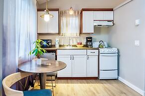 Inn at Haystack Rock