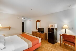 Motel 6 Hinesville, GA