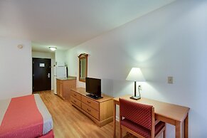 Motel 6 Hinesville, GA