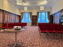 Leopold Hotel
