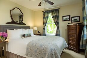 Squam Lake Inn