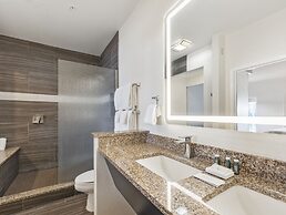 Cherry Tree Inn & Suites