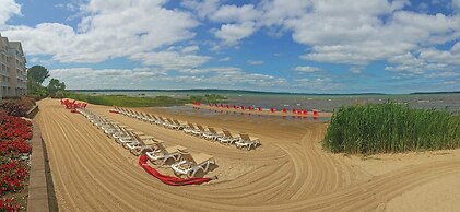 Cherry Tree Inn & Suites