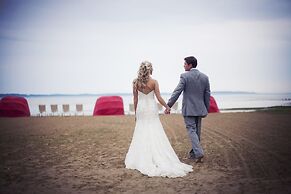 Cherry Tree Inn & Suites