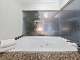 Cherry Tree Inn & Suites